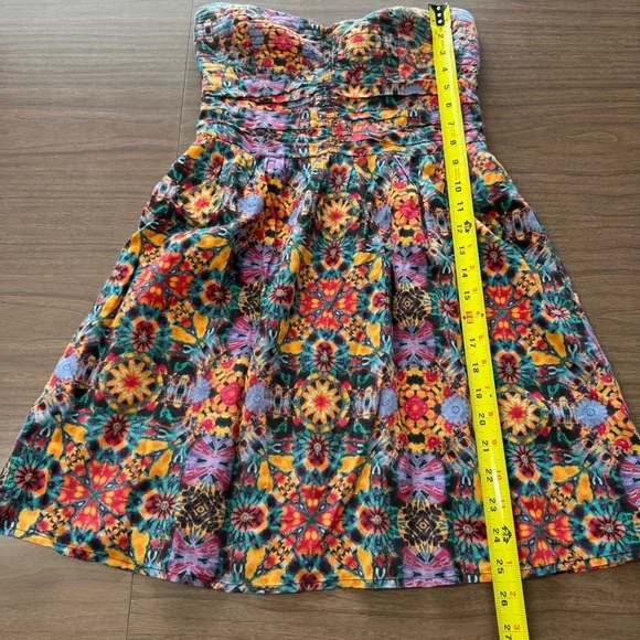 Band Of Gypsies Women’s Medium Kaleidoscope Floral Strapless Mini-Dress Pockets - Picture 10 of 12